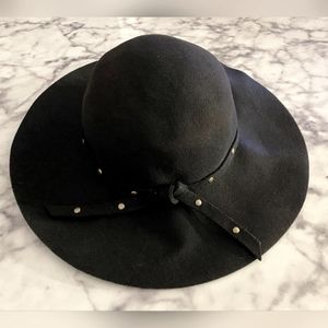 D&Y, black wool, floppy hat with tie.